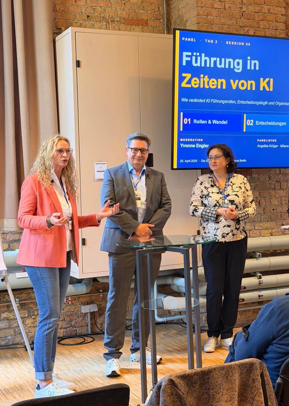 Susanne Rohrbeck im Panel „Führung in Zeiten von KI“ beim KI-Summit für Pharma & Life Sciences 2026
